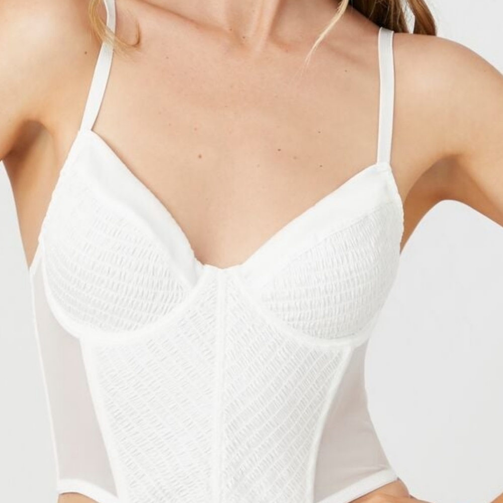 New. Elegant White Lace Bustier